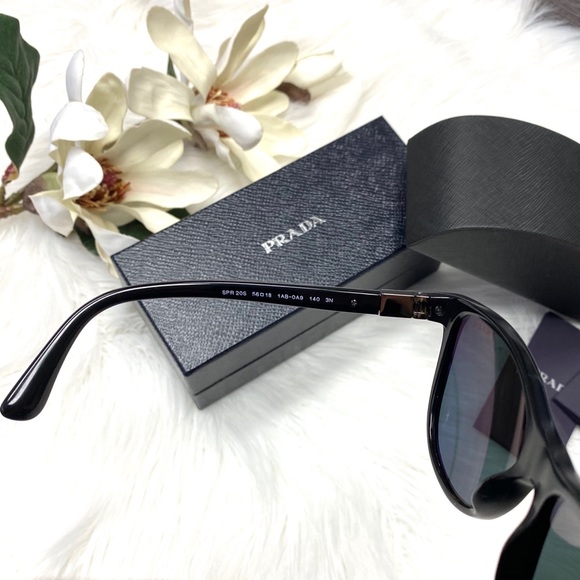 🕶😎 PRADA Sunglasses 😎🕶 - Picture 5 of 15